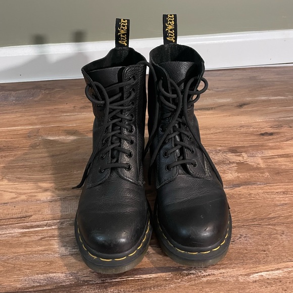 Dr. Martens - Picture 2 of 4
